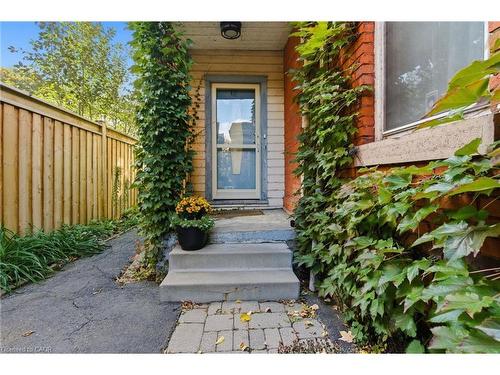 30 Ontario Avenue, Hamilton, ON - Outdoor