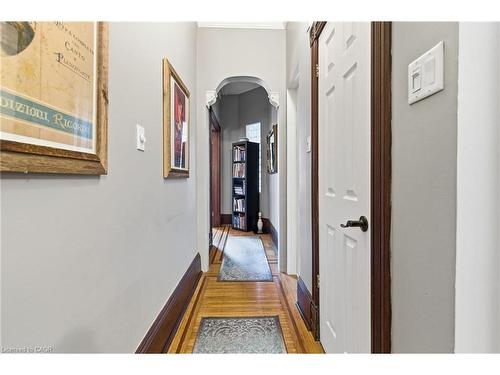 30 Ontario Avenue, Hamilton, ON - Indoor Photo Showing Other Room