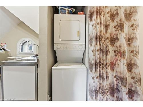 30 Ontario Avenue, Hamilton, ON - Indoor Photo Showing Laundry Room