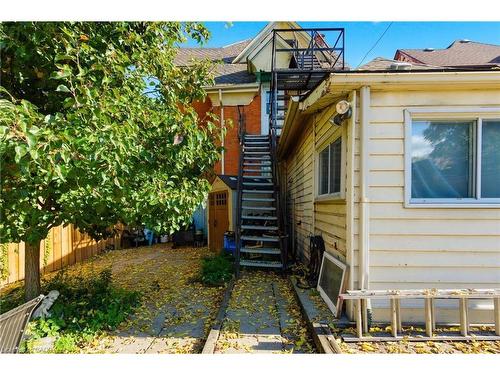 30 Ontario Avenue, Hamilton, ON - Outdoor