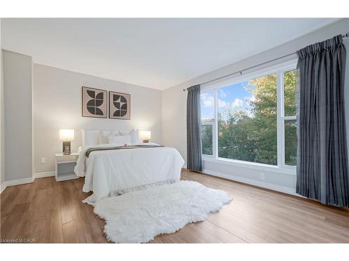 60-770 Fanshawe Park Road E, London, ON - Indoor Photo Showing Bedroom