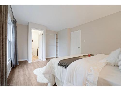 60-770 Fanshawe Park Road E, London, ON - Indoor Photo Showing Bedroom