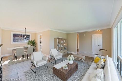 131 Sanatorium Road, Hamilton, ON - Indoor Photo Showing Living Room