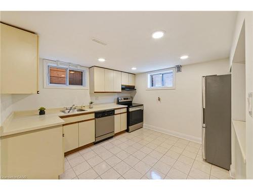 131 Sanatorium Road, Hamilton, ON - Indoor Photo Showing Kitchen