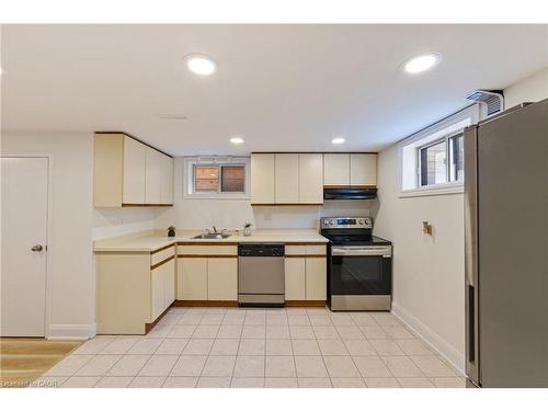 131 Sanatorium Road, Hamilton, ON - Indoor Photo Showing Kitchen