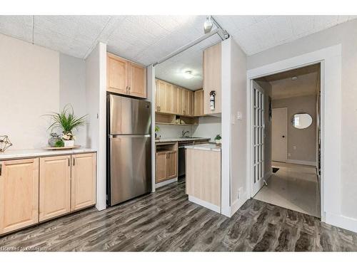 308-75 Hazelglen Drive, Kitchener, ON - Indoor Photo Showing Kitchen