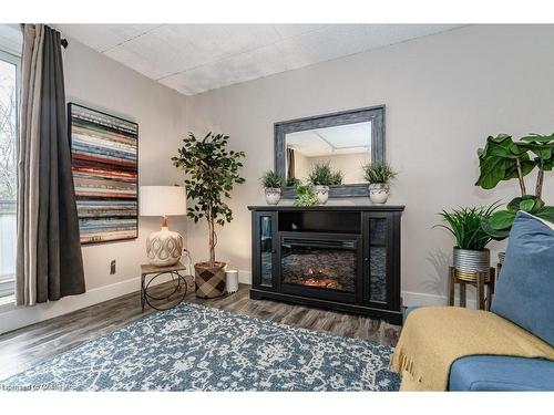 308-75 Hazelglen Drive, Kitchener, ON - Indoor