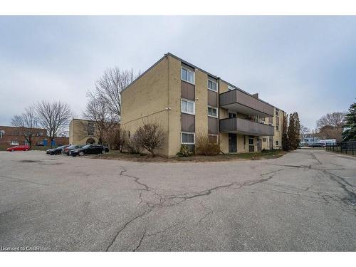 308-75 Hazelglen Drive, Kitchener, ON - Outdoor