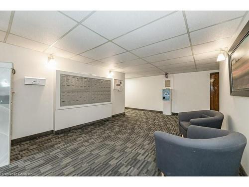 308-75 Hazelglen Drive, Kitchener, ON - Indoor Photo Showing Other Room