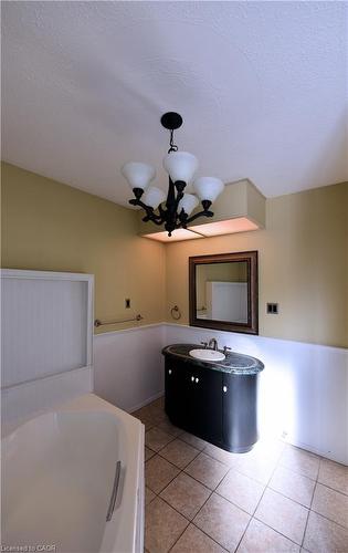 1448 Upper Ottawa Street, Hamilton, ON - Indoor Photo Showing Other Room