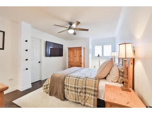 4103 Montrose Crescent, Burlington, ON - Indoor Photo Showing Bedroom