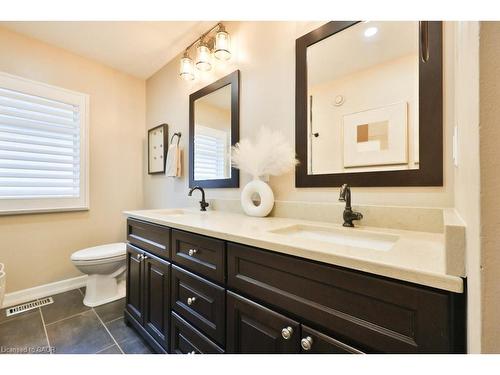 4103 Montrose Crescent, Burlington, ON - Indoor Photo Showing Bathroom