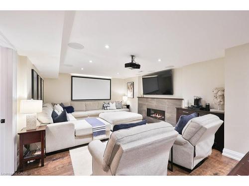 4103 Montrose Crescent, Burlington, ON - Indoor Photo Showing Living Room With Fireplace