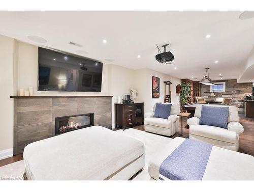4103 Montrose Crescent, Burlington, ON - Indoor Photo Showing Living Room With Fireplace