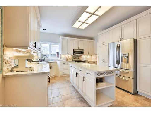 4103 Montrose Crescent, Burlington, ON - Indoor Photo Showing Kitchen With Upgraded Kitchen