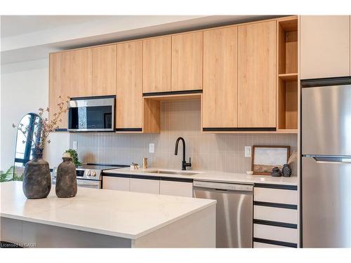 201-4390 Hillview Drive, Beamsville, ON - Indoor Photo Showing Kitchen With Stainless Steel Kitchen With Upgraded Kitchen