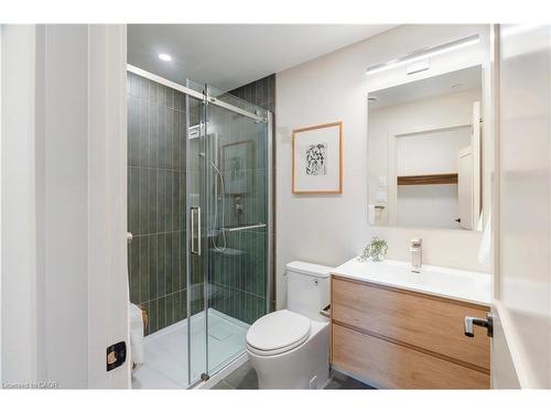 201-4390 Hillview Drive, Beamsville, ON - Indoor Photo Showing Bathroom