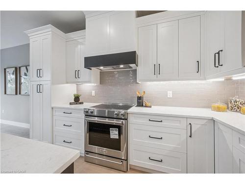 56 Walker Road, Ingersoll, ON - Indoor Photo Showing Kitchen With Upgraded Kitchen