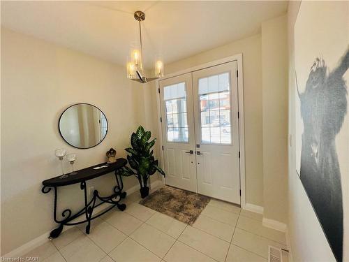 11 Cherry Blossom Heights, Hamilton, ON - Indoor Photo Showing Other Room