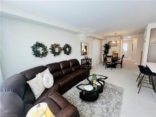 11 Cherry Blossom Heights, Hamilton, ON - Indoor Photo Showing Living Room