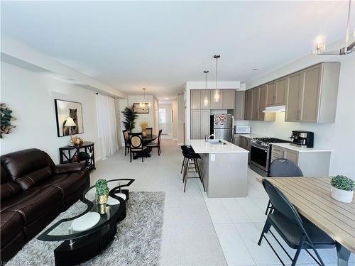 11 Cherry Blossom Heights, Hamilton, ON - Indoor