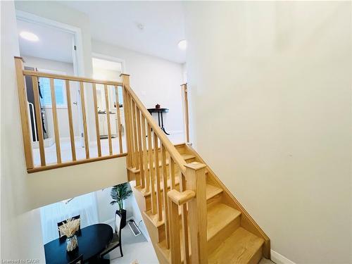 11 Cherry Blossom Heights, Hamilton, ON - Indoor Photo Showing Other Room