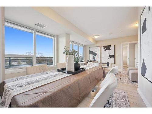 612-53 Arthur Street S, Guelph, ON - Indoor Photo Showing Bedroom