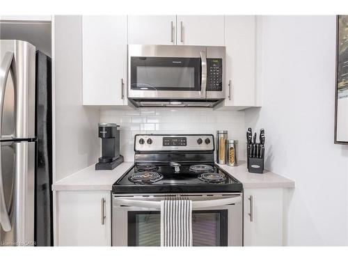 509-125 Shoreview Place, Stoney Creek, ON - Indoor Photo Showing Kitchen