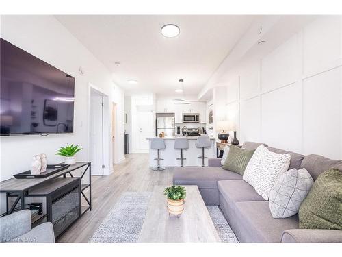 509-125 Shoreview Place, Stoney Creek, ON - Indoor Photo Showing Living Room