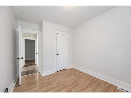 257 Tragina Avenue N, Hamilton, ON - Indoor Photo Showing Other Room