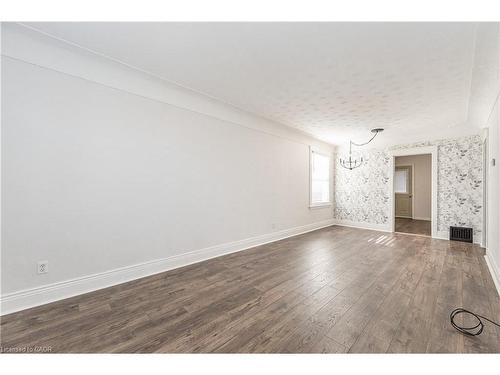 257 Tragina Avenue N, Hamilton, ON - Indoor Photo Showing Other Room