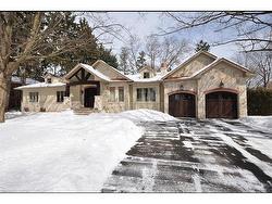 225 Forestwood Drive  Oakville, ON L6J 4E5