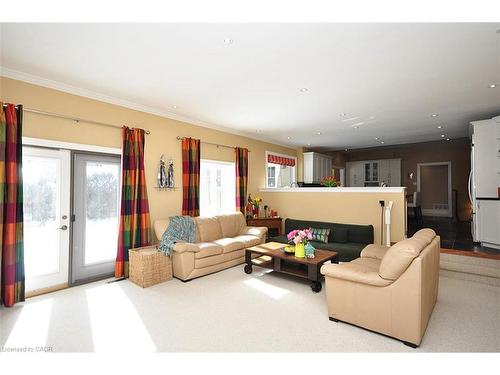 225 Forestwood Drive, Oakville, ON - Indoor Photo Showing Living Room