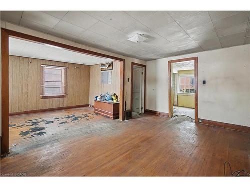 33 Mulholland Drive, Paris, ON - Indoor Photo Showing Other Room