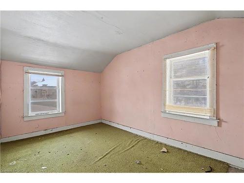 33 Mulholland Drive, Paris, ON - Indoor Photo Showing Other Room