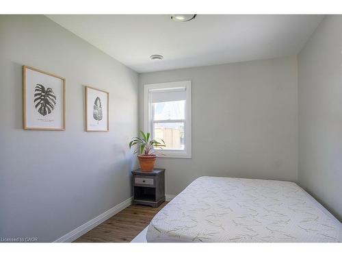 197 Cedar Drive, Turkey Point, ON - Indoor Photo Showing Bedroom