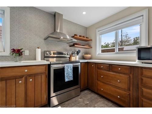 197 Cedar Drive, Turkey Point, ON - Indoor Photo Showing Kitchen