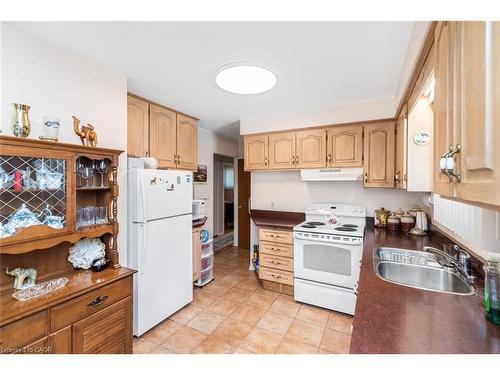 176 Walter Avenue S, Hamilton, ON - Indoor Photo Showing Kitchen With Double Sink
