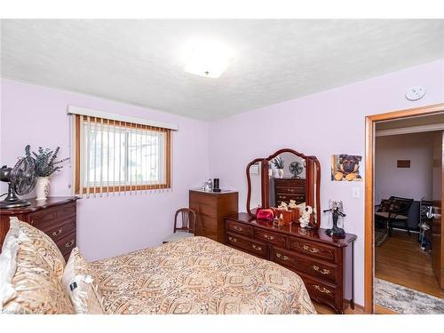 176 Walter Avenue S, Hamilton, ON - Indoor Photo Showing Kitchen With Double Sink