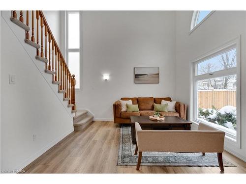 225 Thornbird Place, Waterloo, ON - Indoor Photo Showing Living Room