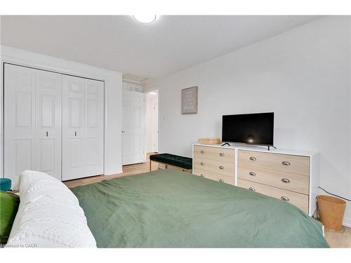 225 Thornbird Place, Waterloo, ON - Indoor Photo Showing Bedroom