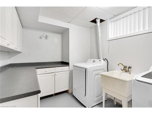 225 Thornbird Place, Waterloo, ON - Indoor Photo Showing Laundry Room