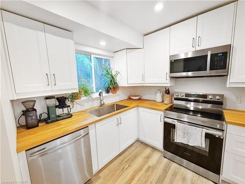 A-31 Clearview Drive, Cambridge, ON - Indoor Photo Showing Kitchen