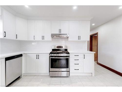 Upper-662 Harriet Street, Welland, ON - Indoor Photo Showing Kitchen