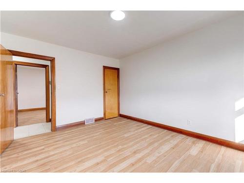 Upper-662 Harriet Street, Welland, ON - Indoor Photo Showing Other Room