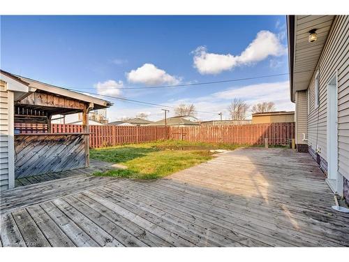 Upper-662 Harriet Street, Welland, ON - Outdoor With Deck Patio Veranda