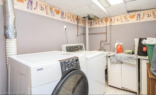 28 Perthshire Court, Hamilton, ON - Indoor Photo Showing Laundry Room