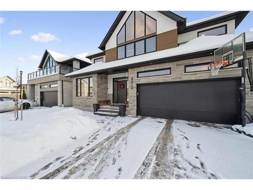18-972 Stonecliffe Walk, Kitchener, ON - Outdoor With Facade