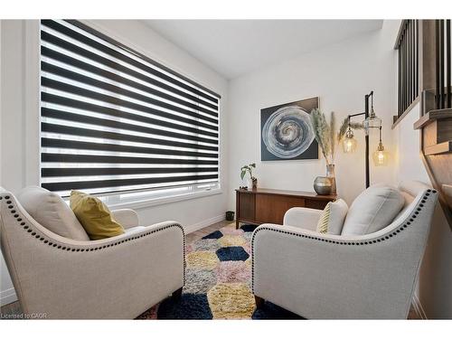 18-972 Stonecliffe Walk, Kitchener, ON - Indoor Photo Showing Other Room