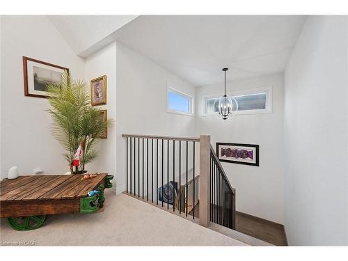 18-972 Stonecliffe Walk, Kitchener, ON - Indoor Photo Showing Other Room